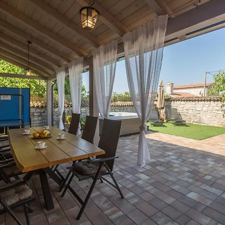 Holiday home Casa Arsini Bei Mit Whirlpool Porec