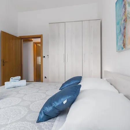 Holiday home Casa Arsini Bei Mit Whirlpool Porec