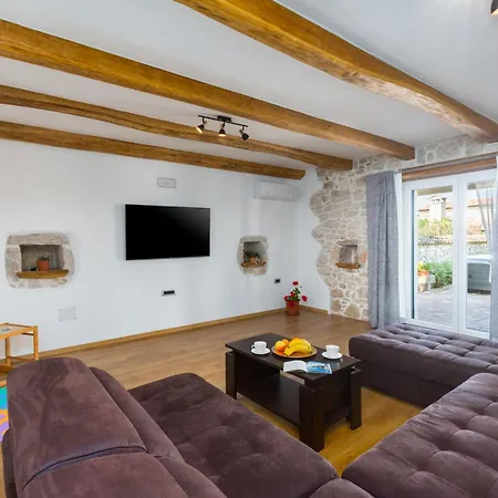 Casa Arsini Bei Mit Whirlpool Holiday home